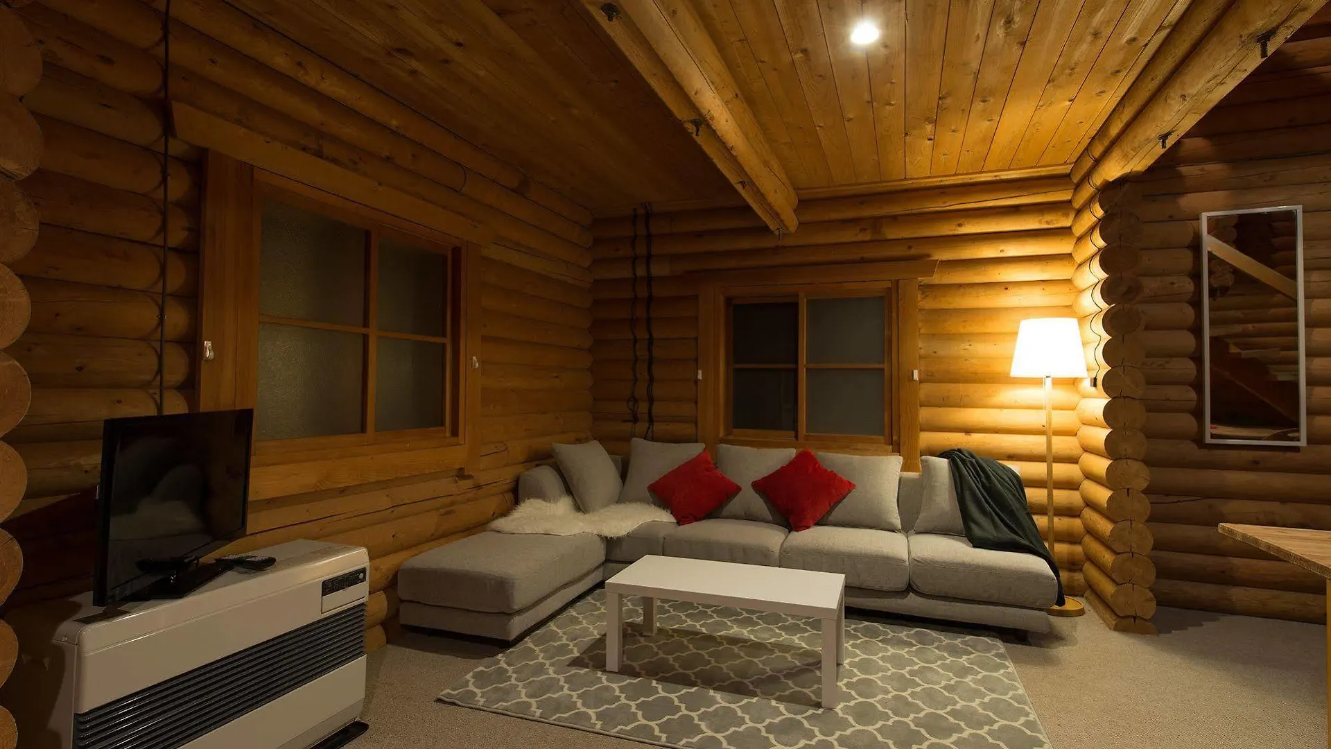 Moiwa Lodge Нисэко 2*,